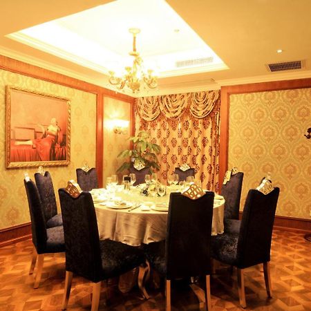 Chengdu French Theme Gold Palace Esterno foto