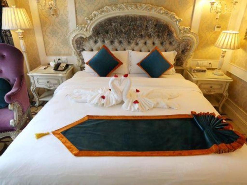 Chengdu French Theme Gold Palace Esterno foto