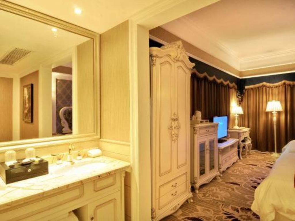 Chengdu French Theme Gold Palace Esterno foto