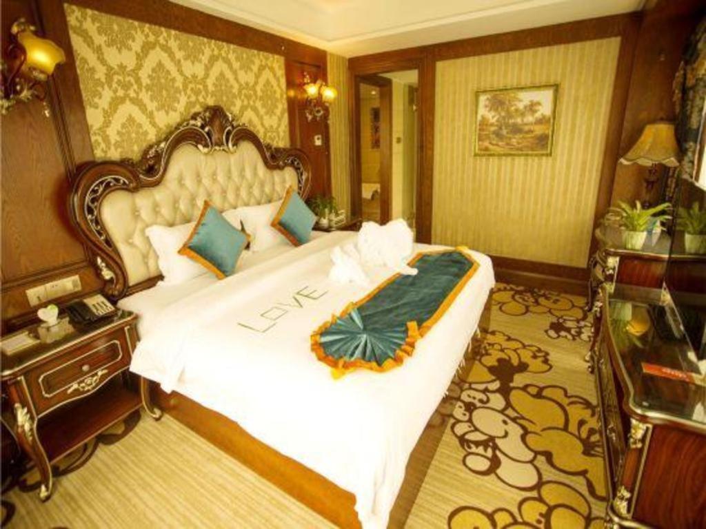 Chengdu French Theme Gold Palace Esterno foto