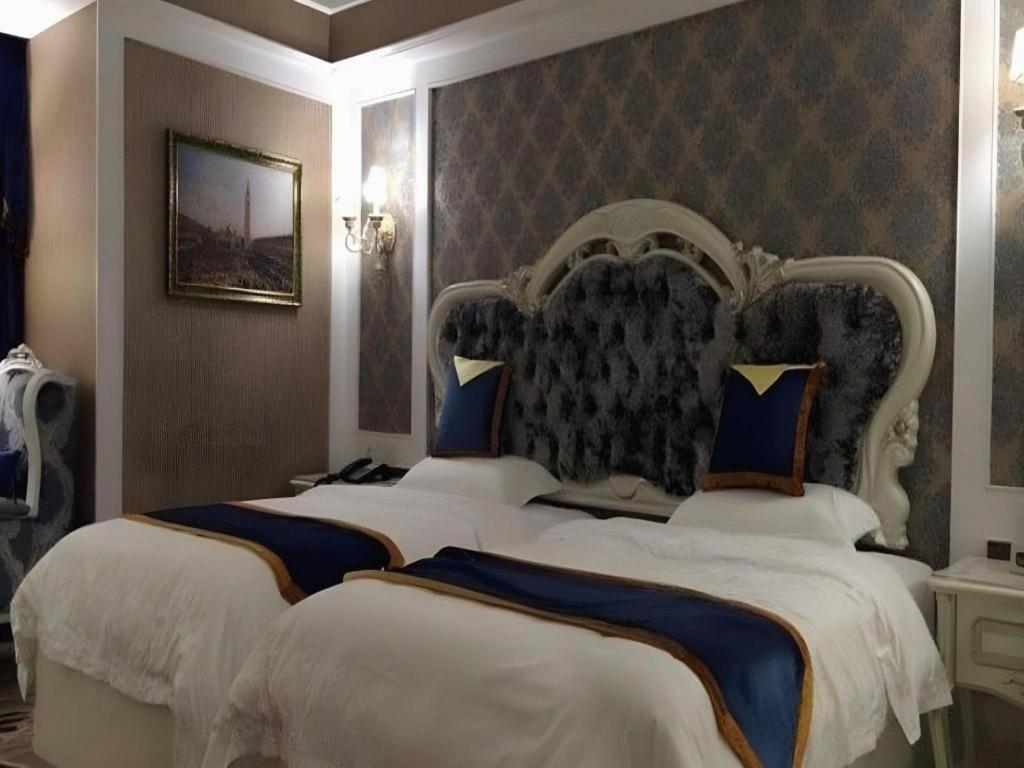 Chengdu French Theme Gold Palace Esterno foto