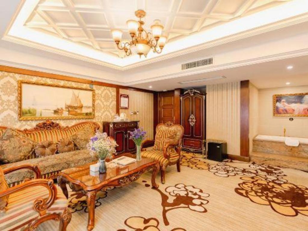 Chengdu French Theme Gold Palace Esterno foto