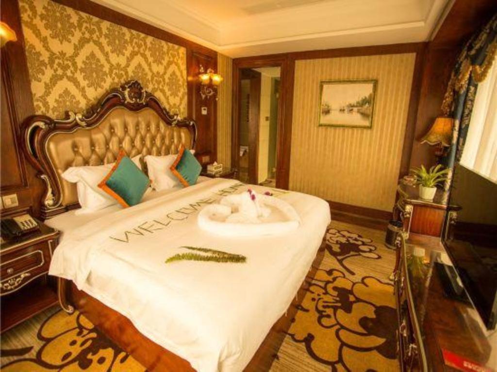 Chengdu French Theme Gold Palace Esterno foto