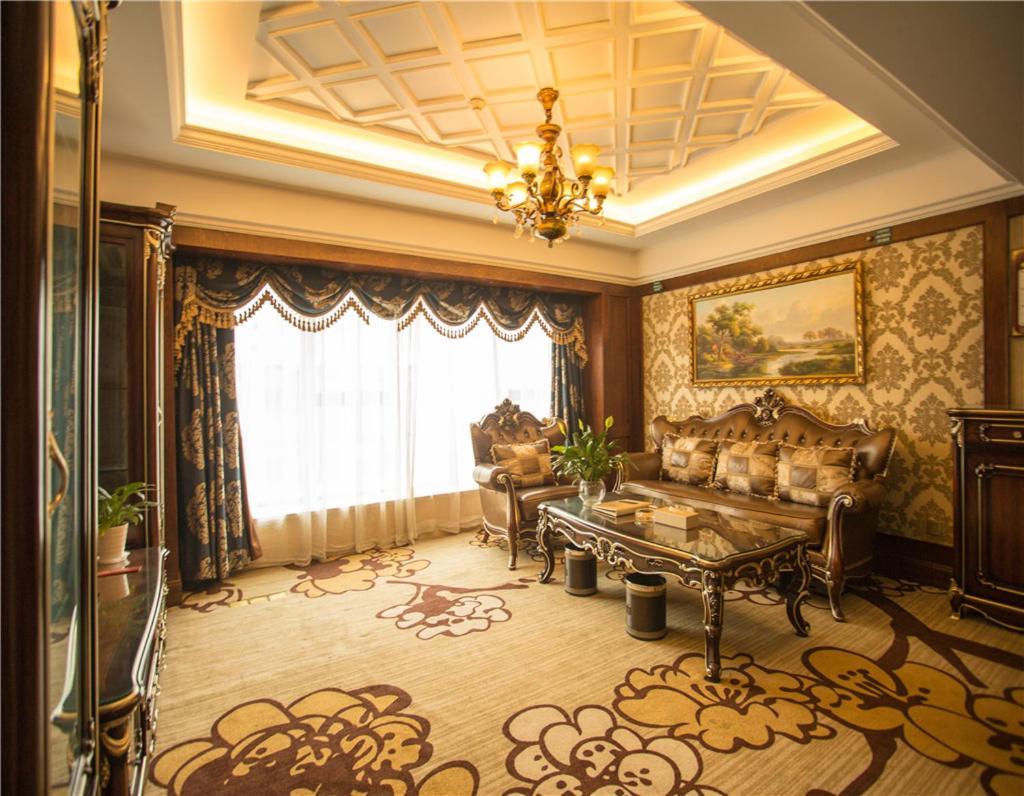 French Theme Gold Place Hotel Chengdu Esterno foto
